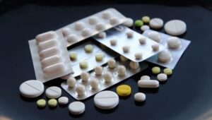Read more about the article How Long Do Oral Steroids Take to Work? (2026 Timeline Guide)